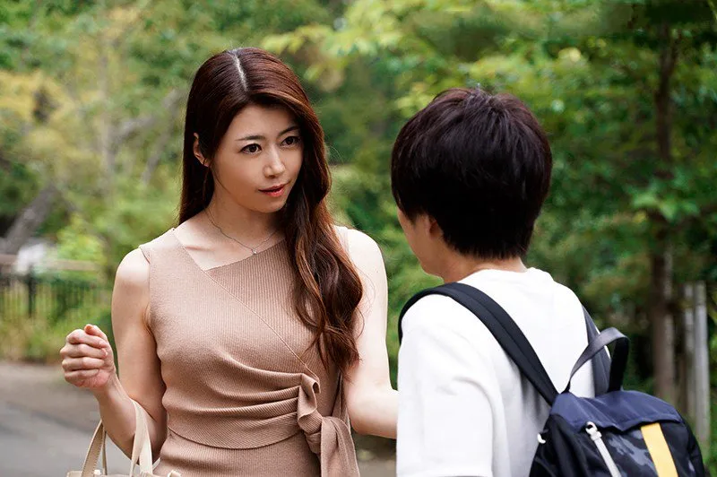 Chịch mẹ của bạn thân trong chuyến về quê 3 ngày