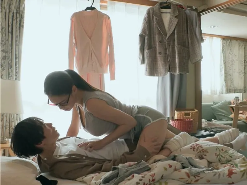 được chị nhà cạnh bên "an ủi" khi em ghệ đi ngoại tình